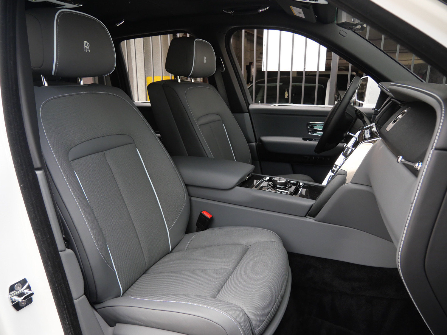 Certified 2024 Rolls-Royce Cullinan w/ Cullinan Package AWD/4WD image 33