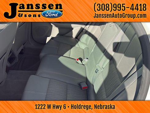 Used 2014 Chevrolet Impala LT w/ Convenience Package image 11