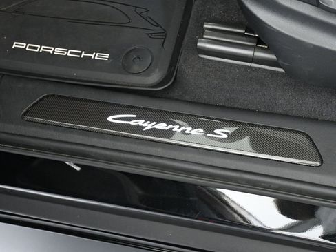 Used 2025 Porsche Cayenne S image 16