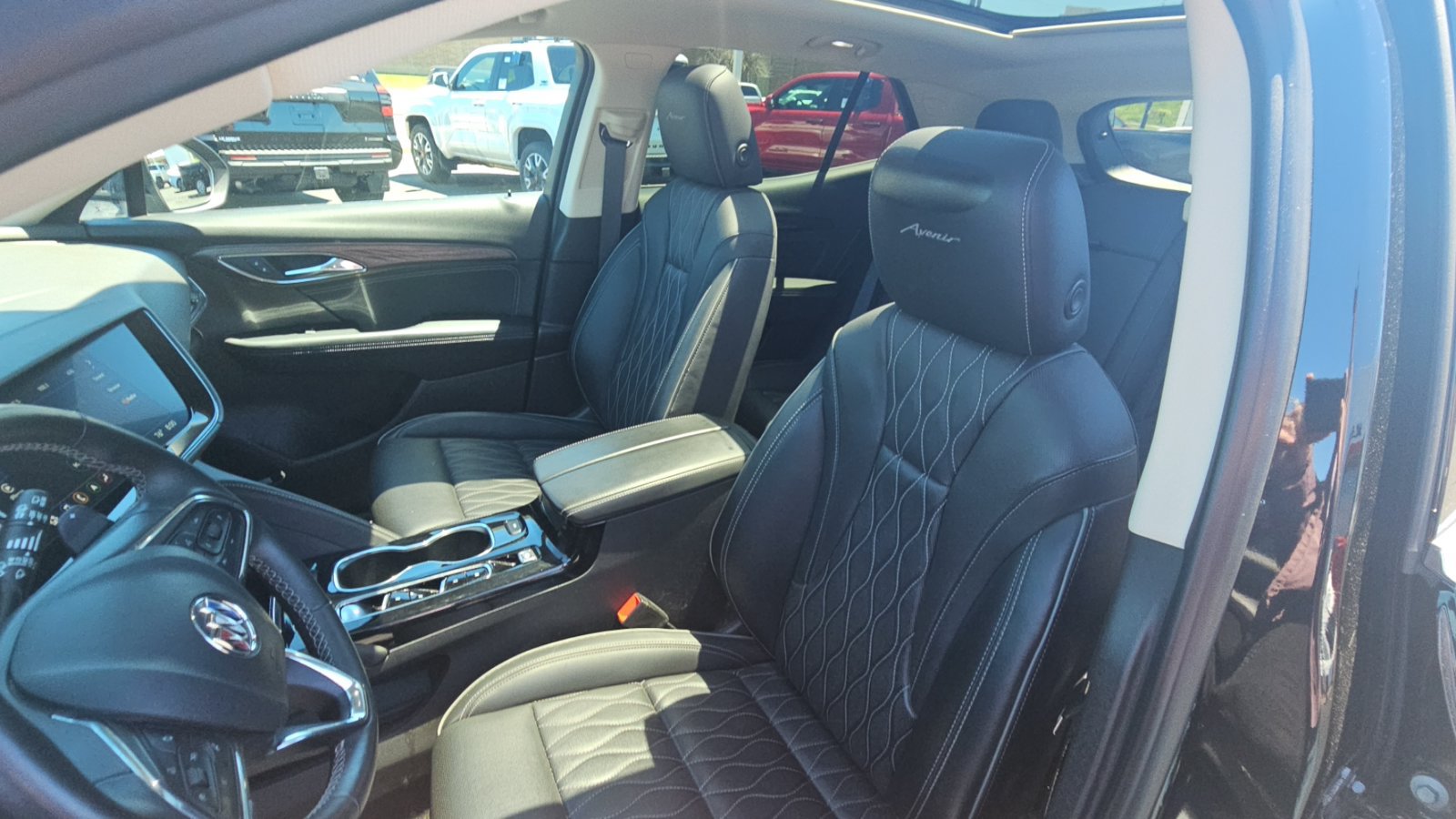 Used 2023 Buick Envision Avenir AWD/4WD image 25