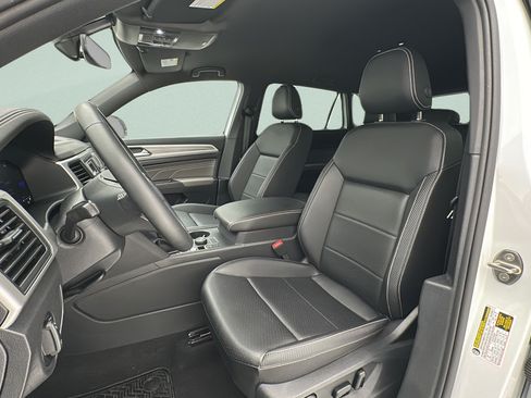 Used 2023 Volkswagen Atlas Cross Sport SE AWD/4WD image 14