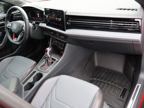 Certified 2025 Volkswagen Jetta GLI Autobahn image 32