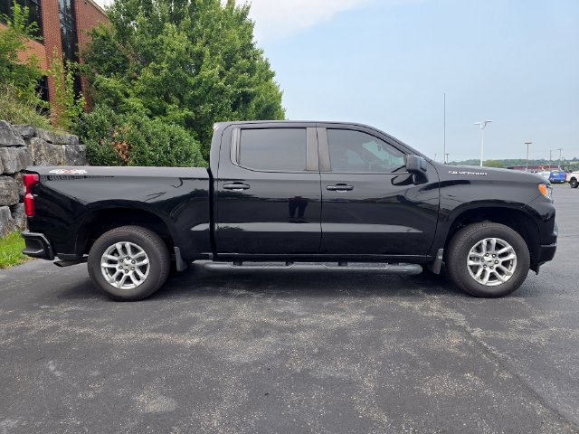 Used 2023 Chevrolet Silverado 1500 RST w/ Protection Package AWD/4WD image 2