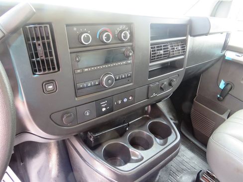 Used 2021 GMC Savana 3500 RWD image 6