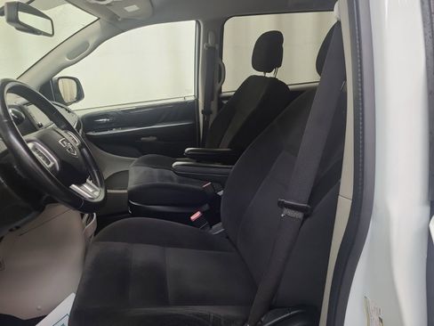 Used 2017 Dodge Grand Caravan SE w/ Power Window Group image 10