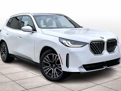 Used 2025 BMW X3 xDrive30i w/ Convenience Package image 2