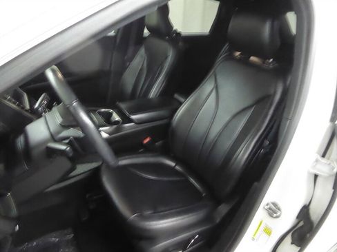 Used 2019 Lincoln Nautilus FWD image 17