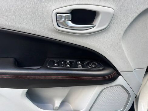 Used 2019 Jeep Compass Limited AWD/4WD image 13
