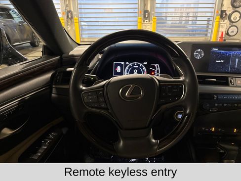 Used 2019 Lexus ES 350 w/ Premium Package image 14