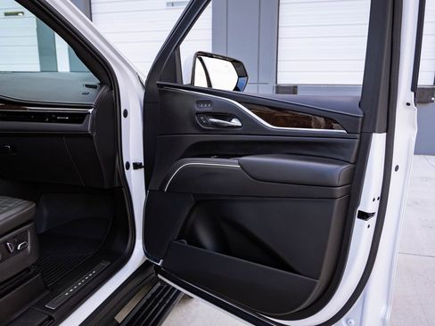 Used 2021 Cadillac Escalade Sport Platinum image 21