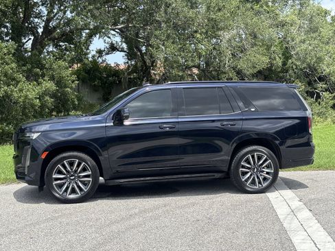 Used 2021 Cadillac Escalade Sport RWD image 2