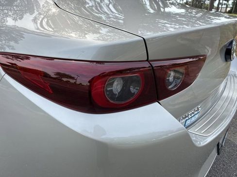Used 2025 MAZDA MAZDA3 s FWD image 13