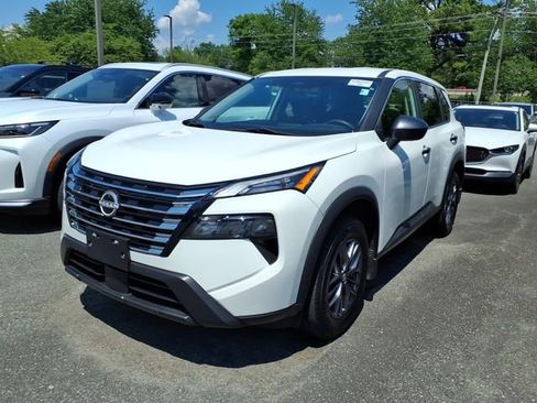 Used 2024 Nissan Rogue S AWD/4WD image 1