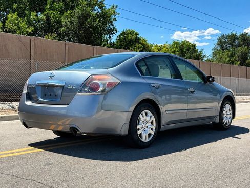 Used 2010 Nissan Altima 2.5 S FWD image 5