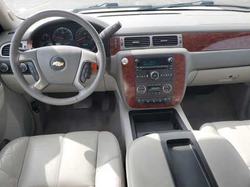 Used 2013 Chevrolet Avalanche LT image 17