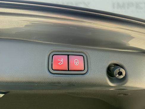Used 2018 Mercedes-Benz E 63 AMG S image 38