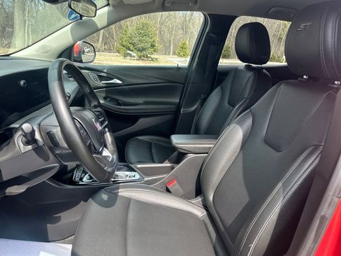 Used 2024 Buick Encore GX Sport Touring image 11