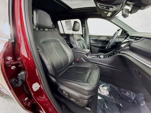 Used 2024 Jeep Grand Cherokee L Limited w/ Black Appearance Package image 30