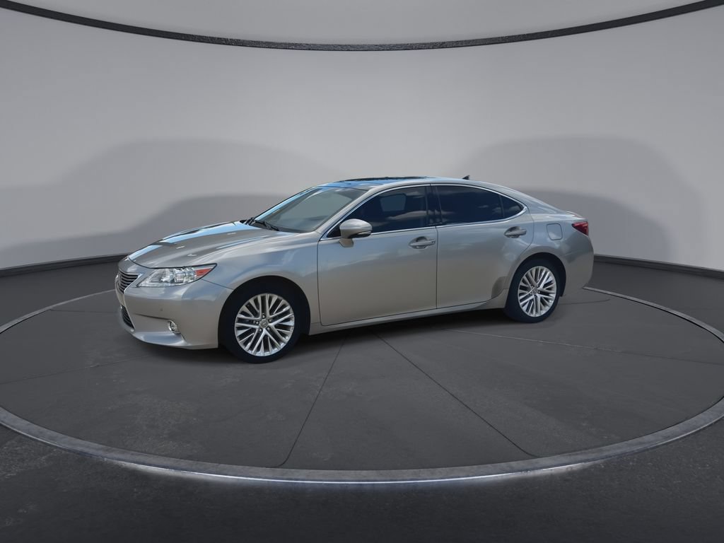 Used 2015 Lexus ES 350 w/ Ultra Luxury Package FWD image 5