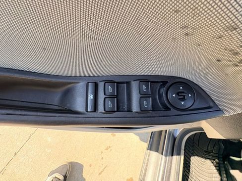 Used 2014 Ford Focus SE w/ SE Winter Package image 25