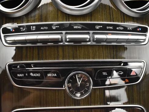 Used 2018 Mercedes-Benz C 300 4MATIC Sedan w/ Premium Package image 33