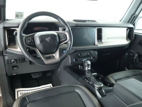 Used 2025 Ford Bronco Outer Banks image 10