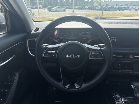 Used 2024 Kia Seltos EX AWD/4WD image 19