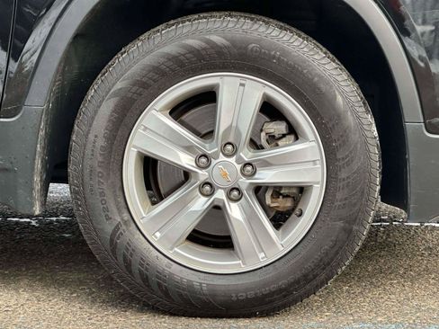 Used 2022 Chevrolet Trax LS w/ Tint and Cruise Package image 7