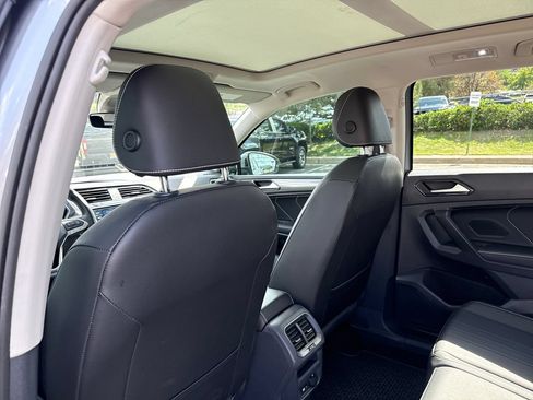 Used 2023 Volkswagen Tiguan SE AWD/4WD image 21