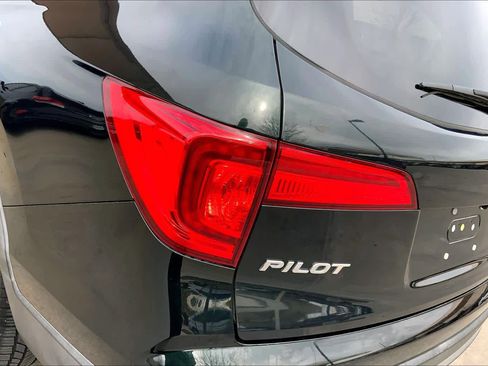 Used 2016 Honda Pilot Touring image 28