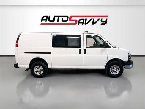 Used 2024 Chevrolet Express 2500 w/ Driver Convenience Package image 8