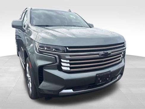 Used 2024 Chevrolet Suburban High Country w/ Advanced Technology Package AWD/4WD image 7