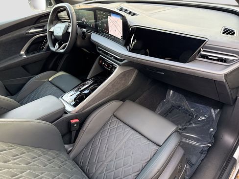 New 2025 Audi SQ5 Premium Plus image 12