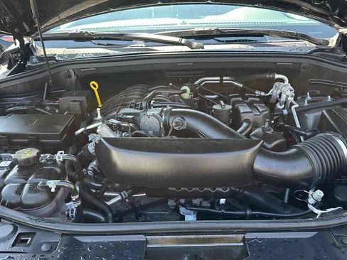 Used 2025 Dodge Durango GT RWD image 35