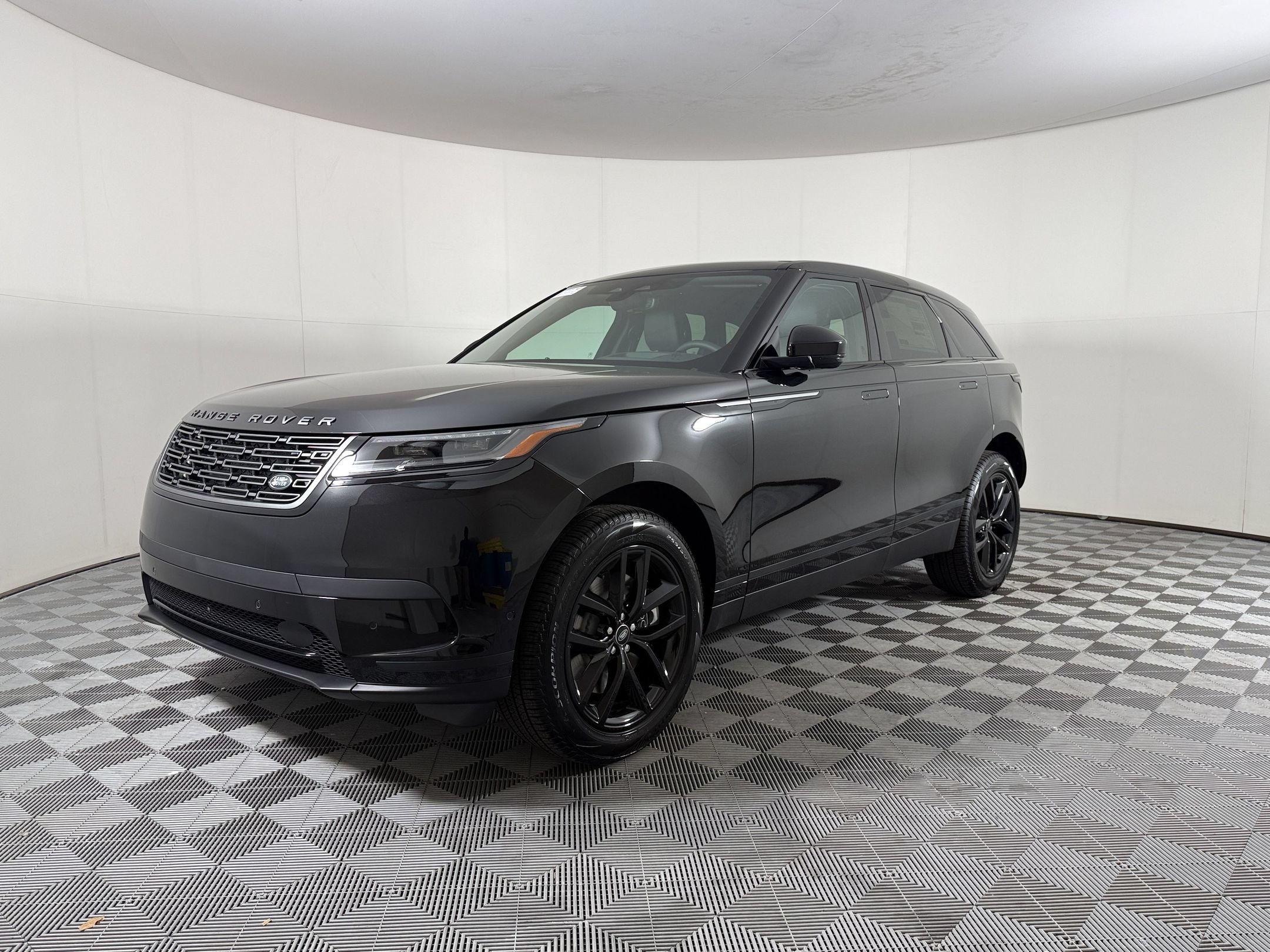 New 2026 Land Rover Range Rover Velar S AWD/4WD image 1