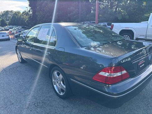 Used 2004 Lexus LS 430 w/ Modern Luxury Pkg RWD image 4
