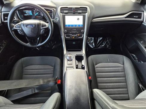 Used 2020 Ford Fusion SE FWD image 18