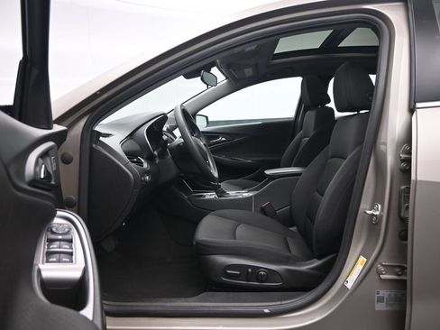 Used 2024 Chevrolet Malibu LT FWD image 23