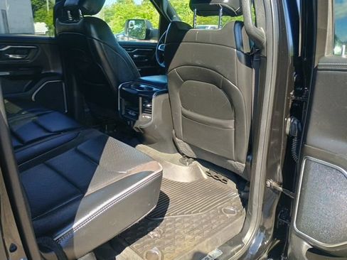 Used 2022 RAM 1500 Laramie AWD/4WD image 17