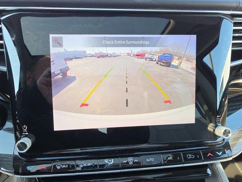 Used 2022 Jeep Wagoneer Series III w/ Premium Group I image 50