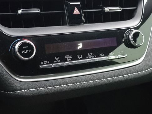 Used 2021 Toyota Corolla SE image 20