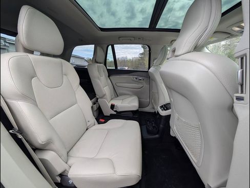 Certified 2024 Volvo XC90 T8 Plus AWD/4WD image 17