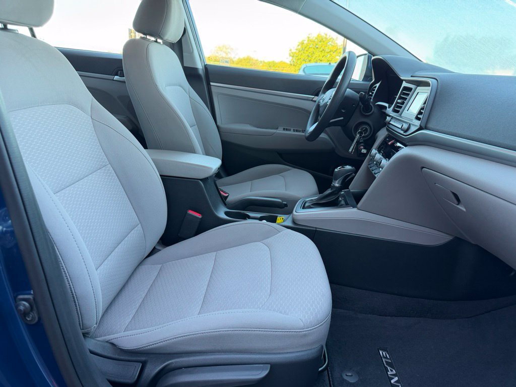 Used 2020 Hyundai Elantra SE FWD image 12