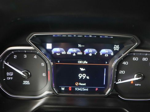 Used 2021 GMC Yukon SLT w/ SLT Luxury Plus Package image 16