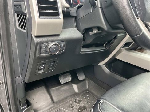 Used 2019 Ford F150 Lariat image 30