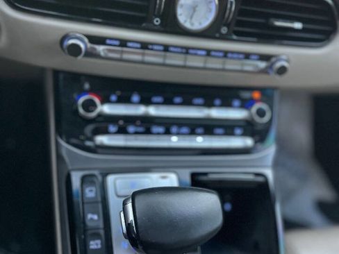 Used 2017 Genesis G90 3.3T Premium image 23