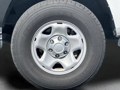Used 2018 Toyota Tacoma SR RWD image 22