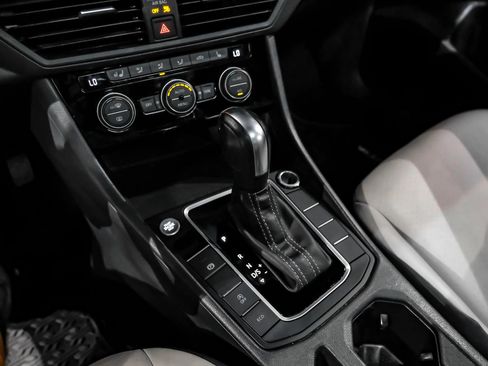 Used 2020 Volkswagen Jetta R-Line w/ R-Line Cold Weather Package FWD image 26