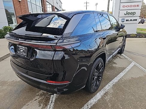 Used 2024 Jeep Wagoneer Launch Edition image 15