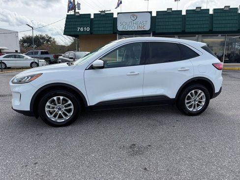 Used 2021 Ford Escape SE image 8